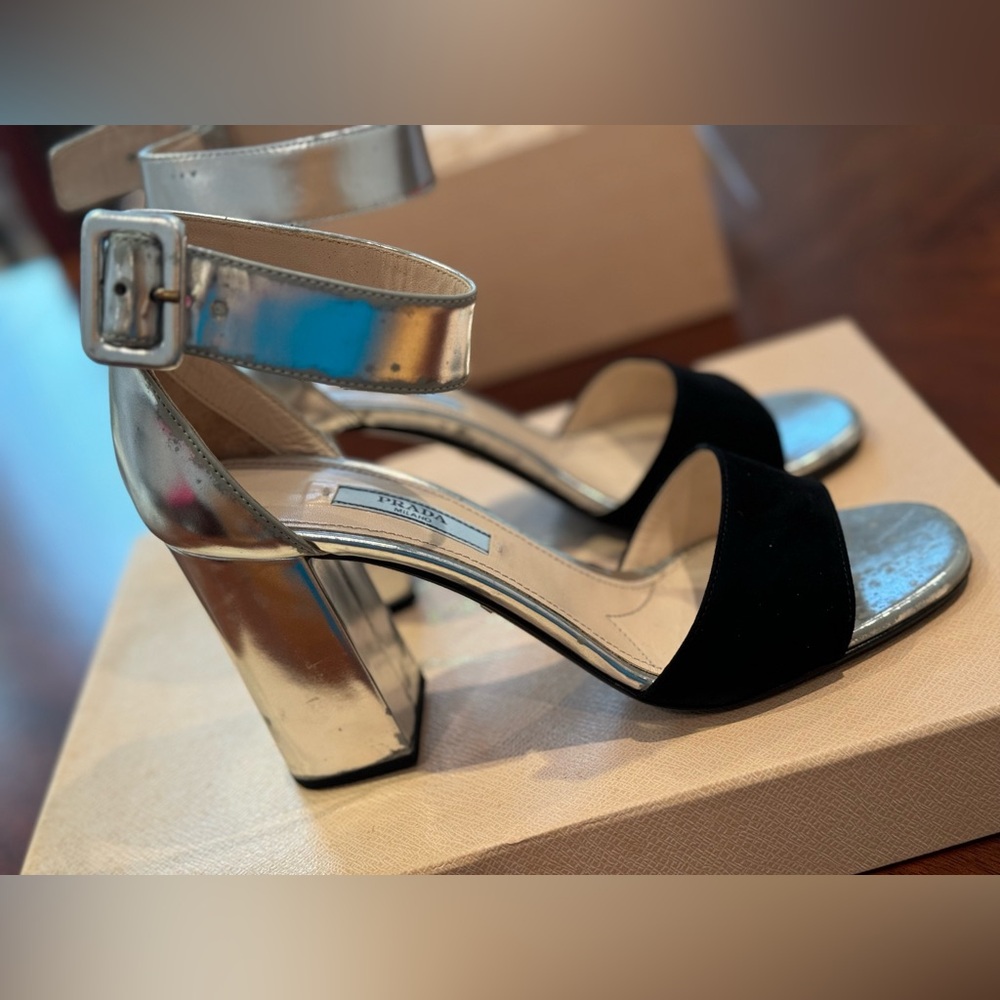 Authentic Prada sandal sz EU37.5